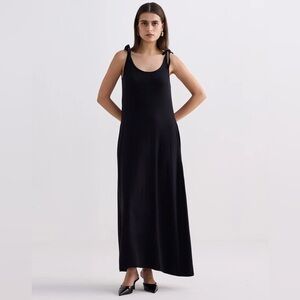 REISTOR Tie-Detail Maxi Dress Black Slits Tank Soft Casual Designer S Vacation